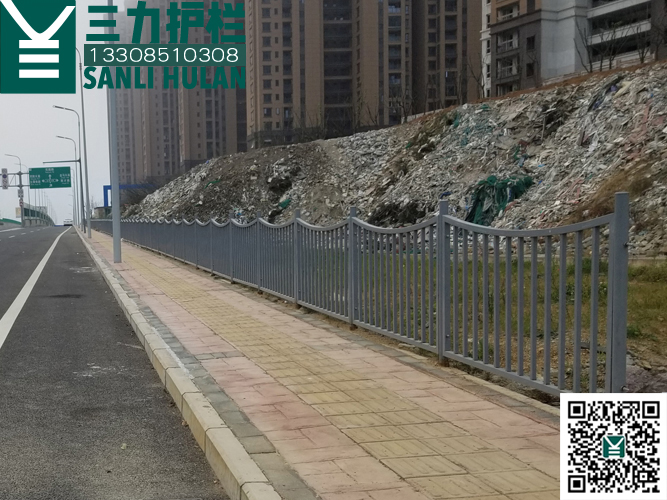 贵阳东纵线弧形边坡道路护栏